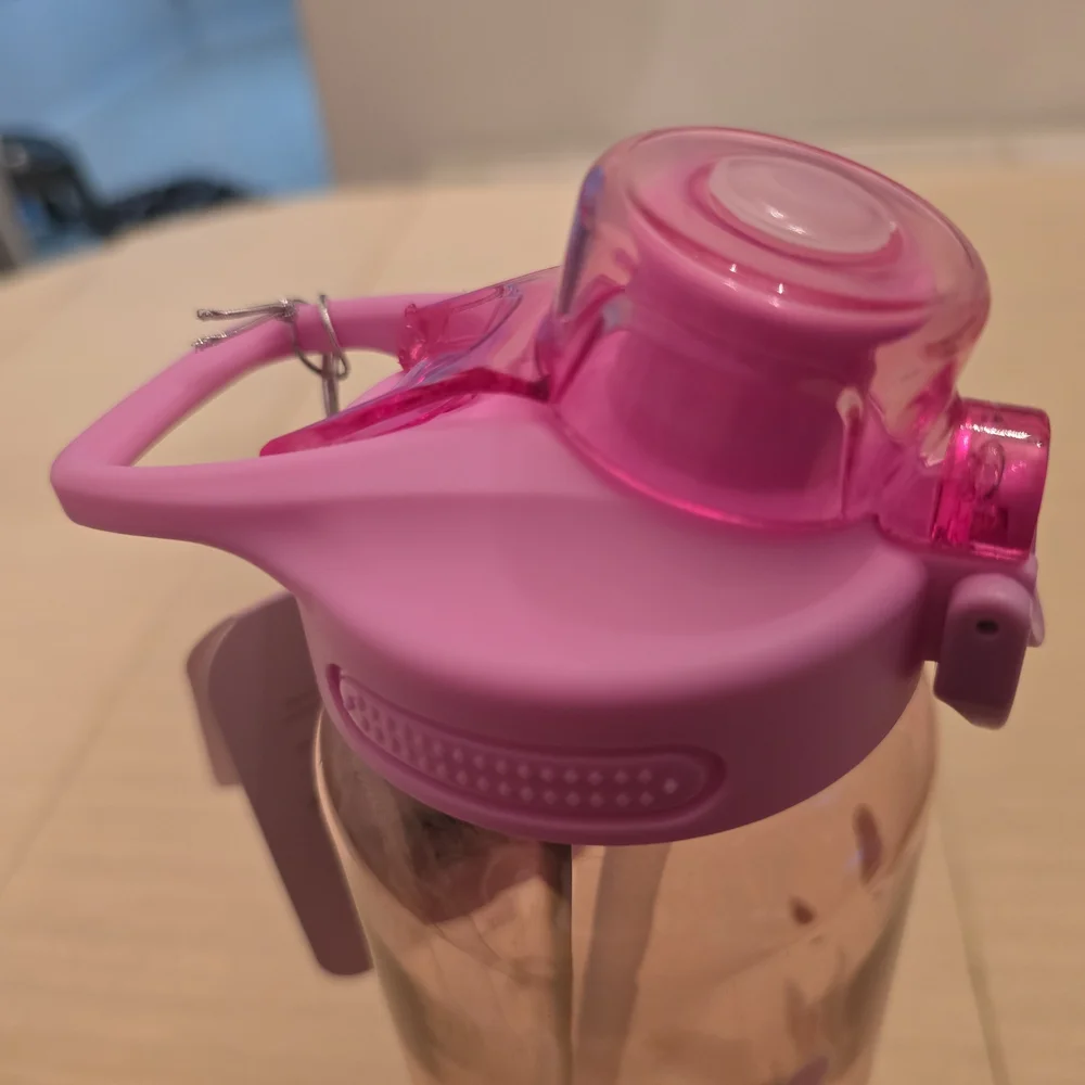 Paris Hilton NWT Boss Babe Pink Heart Water Bottle - Picture 5 of 7